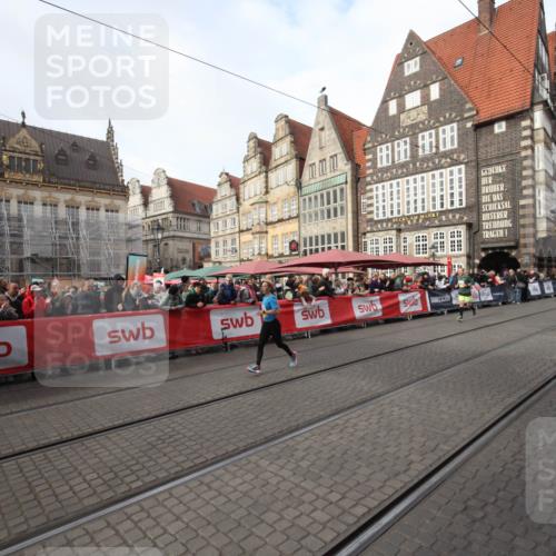 05.10.2025 - 20. swb-Marathon Bremen Yannick Fuchs http://msf.ph/oto/9289248 05.10.2025 10:42:54 Ziel 9524, 11640 meine-sportfotos.de