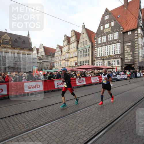 05.10.2025 - 20. swb-Marathon Bremen Yannick Fuchs http://msf.ph/oto/9289279 05.10.2025 10:43:09 Ziel 9006, 9302, 9558, 10553, 10961, 11476 meine-sportfotos.de