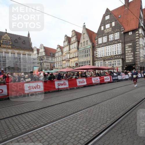 05.10.2025 - 20. swb-Marathon Bremen Yannick Fuchs http://msf.ph/oto/9289392 05.10.2025 10:44:07 Ziel 9614, 10351, 10652, 10780, 11316, 11503 meine-sportfotos.de