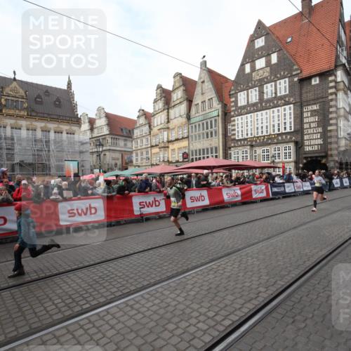 05.10.2025 - 20. swb-Marathon Bremen Yannick Fuchs http://msf.ph/oto/9289468 05.10.2025 10:44:22 Ziel 10816, 11659 meine-sportfotos.de