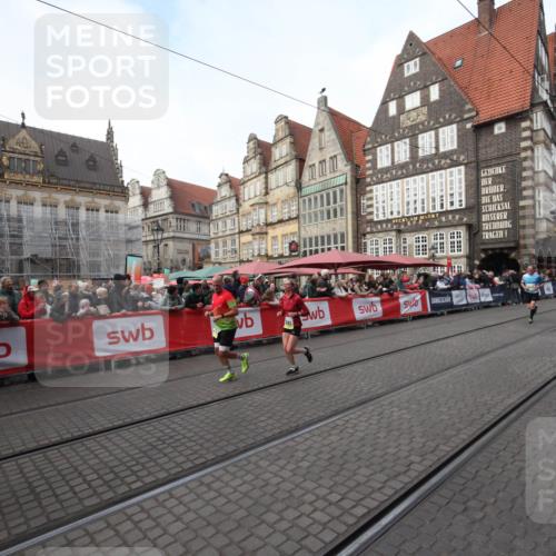 05.10.2025 - 20. swb-Marathon Bremen Yannick Fuchs http://msf.ph/oto/9289784 05.10.2025 10:46:45 Ziel 9366, 9961, 10411, 11268, 11327 meine-sportfotos.de