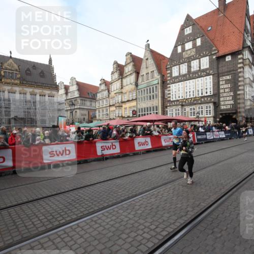 05.10.2025 - 20. swb-Marathon Bremen Yannick Fuchs http://msf.ph/oto/9289800 05.10.2025 10:46:48 Ziel 10277, 10411, 11327 meine-sportfotos.de