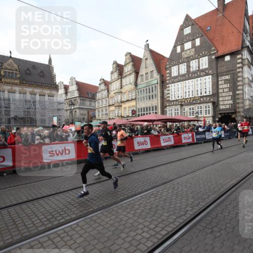 05.10.2025 - 20. swb-Marathon Bremen Yannick Fuchs http://msf.ph/oto/9289879 05.10.2025 10:47:29 Ziel 9244, 9428, 10319, 10637, 10667, 10951, 11498, 11705, 11742 meine-sportfotos.de