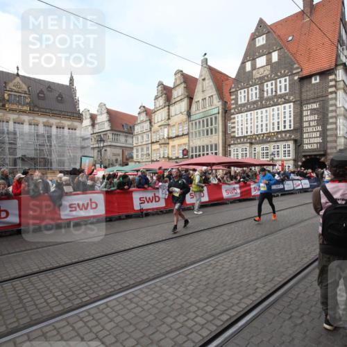 05.10.2025 - 20. swb-Marathon Bremen Yannick Fuchs http://msf.ph/oto/9290628 05.10.2025 10:50:15 Ziel 9579, 9645, 9689, 10356, 10400, 11104 meine-sportfotos.de
