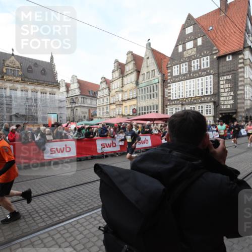 05.10.2025 - 20. swb-Marathon Bremen Yannick Fuchs http://msf.ph/oto/9290693 05.10.2025 10:50:30 Ziel 8866, 10066, 10537, 10638, 11022, 11239, 11241, 11254, 11298, 11344, 11460, 11531, 11660, 11740 meine-sportfotos.de