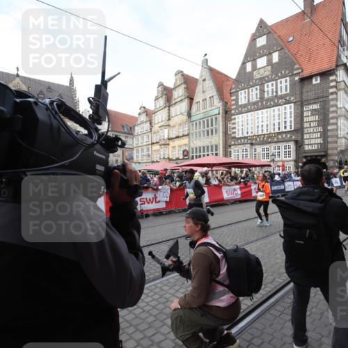 05.10.2025 - 20. swb-Marathon Bremen Yannick Fuchs http://msf.ph/oto/9290726 05.10.2025 10:50:34 Ziel 9337, 10066, 10199, 10638, 11239, 11241, 11344, 11660 meine-sportfotos.de