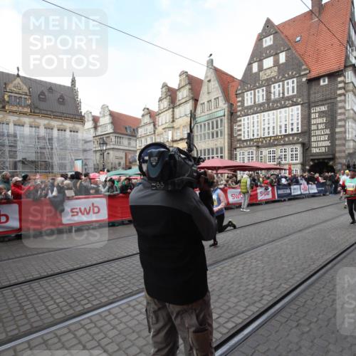 05.10.2025 - 20. swb-Marathon Bremen Yannick Fuchs http://msf.ph/oto/9290857 05.10.2025 10:50:57 Ziel 7733, 9399, 9966, 9975, 10029, 10224, 10227, 10534, 10698, 11220, 11311 meine-sportfotos.de