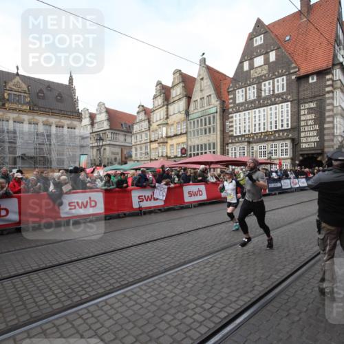 05.10.2025 - 20. swb-Marathon Bremen Yannick Fuchs http://msf.ph/oto/9291001 05.10.2025 10:51:32 Ziel 10321, 11177 meine-sportfotos.de