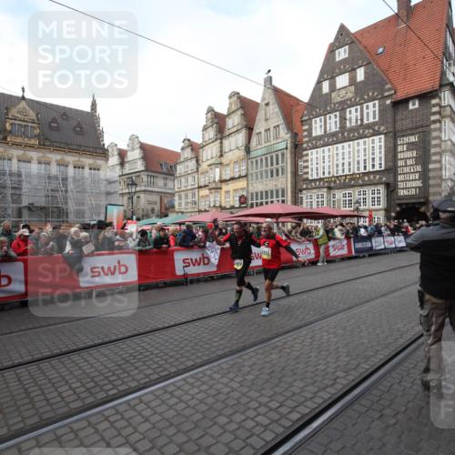 05.10.2025 - 20. swb-Marathon Bremen Yannick Fuchs http://msf.ph/oto/9291014 05.10.2025 10:51:39 Ziel 9252, 10584, 10918, 10928, 11484 meine-sportfotos.de