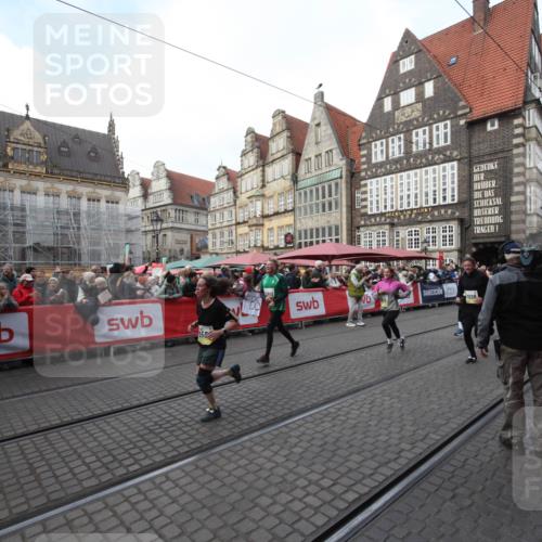 05.10.2025 - 20. swb-Marathon Bremen Yannick Fuchs http://msf.ph/oto/9291078 05.10.2025 10:51:53 Ziel 9004, 9506, 10968, 11361, 11689, 11696 meine-sportfotos.de