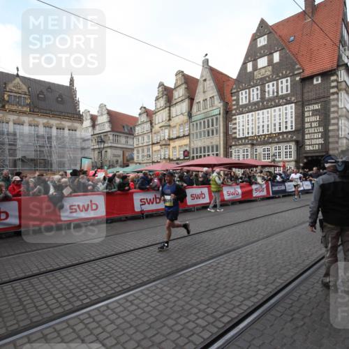 05.10.2025 - 20. swb-Marathon Bremen Yannick Fuchs http://msf.ph/oto/9291097 05.10.2025 10:51:59 Ziel 9683, 10380, 10581, 10625, 10817, 11080, 11136, 11325, 11394 meine-sportfotos.de