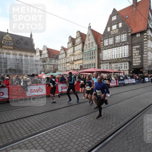 05.10.2025 - 20. swb-Marathon Bremen Yannick Fuchs http://msf.ph/oto/9291146 05.10.2025 10:52:16 Ziel 9196, 9852, 10038, 10240, 10438, 10668, 10727, 10900, 10942, 11641 meine-sportfotos.de