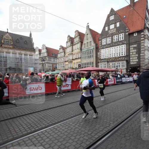 05.10.2025 - 20. swb-Marathon Bremen Yannick Fuchs http://msf.ph/oto/9291199 05.10.2025 10:52:28 Ziel 9172, 9584, 10241, 10507, 10719, 11528, 11665 meine-sportfotos.de