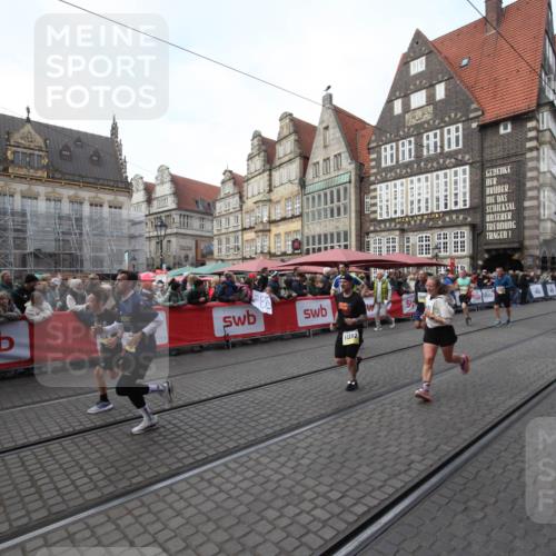 05.10.2025 - 20. swb-Marathon Bremen Yannick Fuchs http://msf.ph/oto/9291310 05.10.2025 10:52:53 Ziel 9214, 9284, 9501, 9581, 9830, 9985, 10308, 10309, 10514, 10997, 11012, 11382, 11417 meine-sportfotos.de