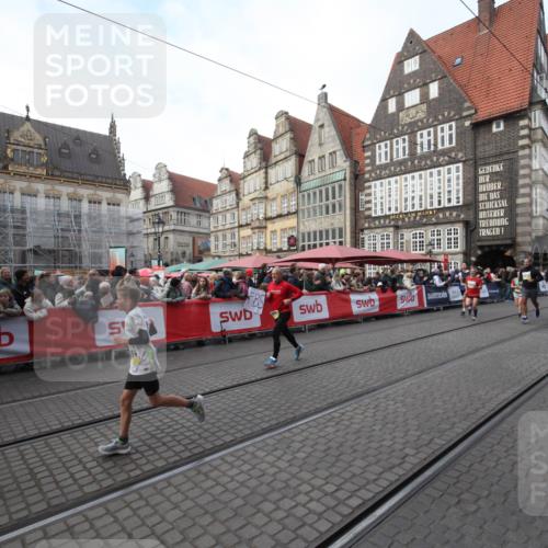 05.10.2025 - 20. swb-Marathon Bremen Yannick Fuchs http://msf.ph/oto/9291376 05.10.2025 10:53:07 Ziel 9650, 10064, 10128, 10539, 11259, 11398, 11411, 11450 meine-sportfotos.de