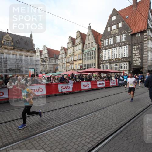 05.10.2025 - 20. swb-Marathon Bremen Yannick Fuchs http://msf.ph/oto/9291409 05.10.2025 10:53:14 Ziel 9449, 9703, 9834, 10242, 10349, 10460, 10466, 10958, 11300, 11377, 11512 meine-sportfotos.de