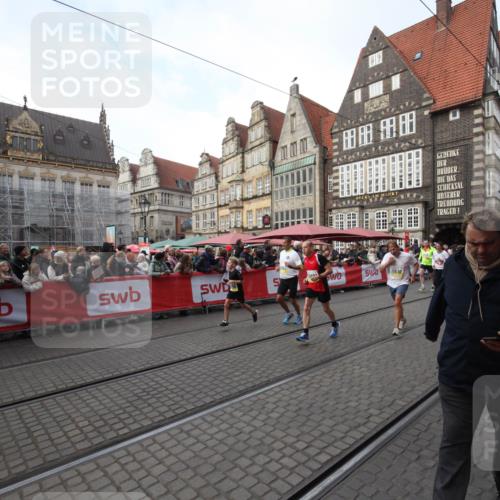 05.10.2025 - 20. swb-Marathon Bremen Yannick Fuchs http://msf.ph/oto/9291460 05.10.2025 10:53:22 Ziel 9263, 9539, 9956, 10317, 10806, 10993, 11175, 11510 meine-sportfotos.de