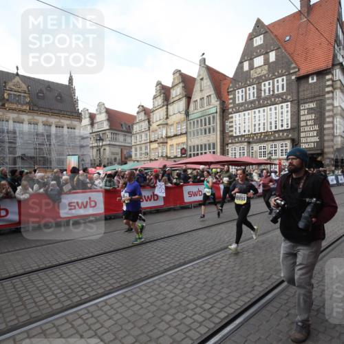 05.10.2025 - 20. swb-Marathon Bremen Yannick Fuchs http://msf.ph/oto/9291554 05.10.2025 10:53:33 Ziel 9957, 10369, 10468, 10655, 10934, 11545, 11716 meine-sportfotos.de