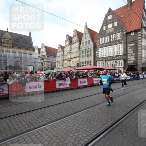 05.10.2025 - 20. swb-Marathon Bremen Yannick Fuchs http://msf.ph/oto/9291602 05.10.2025 10:53:43 Ziel 10310, 10642, 10925, 11046, 11246 meine-sportfotos.de