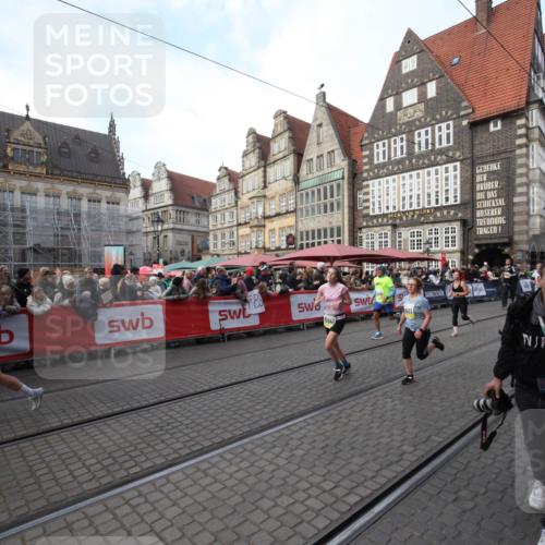05.10.2025 - 20. swb-Marathon Bremen Yannick Fuchs http://msf.ph/oto/9291680 05.10.2025 10:53:59 Ziel 9456, 9548, 9701, 10046, 10163, 10484, 10616, 10785, 11152, 11533 meine-sportfotos.de