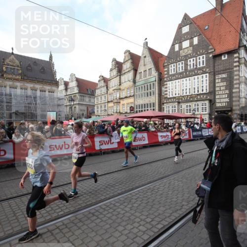 05.10.2025 - 20. swb-Marathon Bremen Yannick Fuchs http://msf.ph/oto/9291699 05.10.2025 10:54:00 Ziel 9313, 9456, 9548, 10046, 10163, 10484, 10616, 10785, 11152, 11533 meine-sportfotos.de