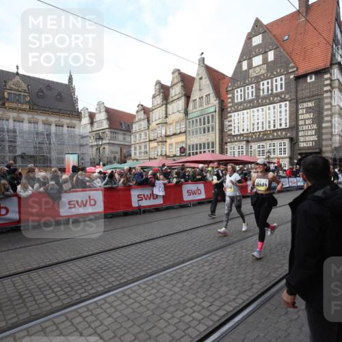 05.10.2025 - 20. swb-Marathon Bremen Yannick Fuchs http://msf.ph/oto/9291715 05.10.2025 10:54:02 Ziel 9313, 9456, 9548, 10075, 10163, 10484, 10785, 11152, 11339 meine-sportfotos.de