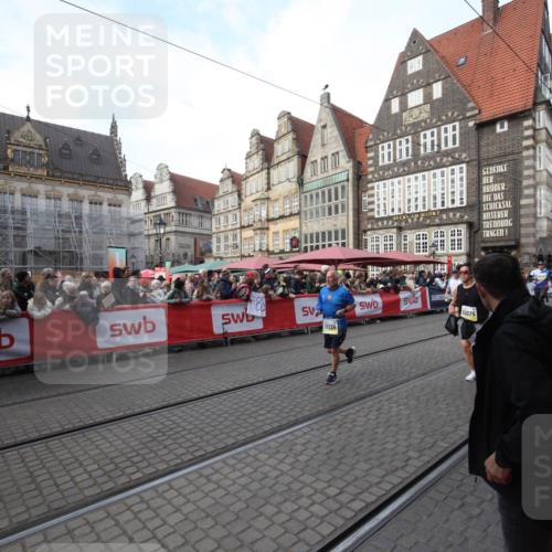 05.10.2025 - 20. swb-Marathon Bremen Yannick Fuchs http://msf.ph/oto/9291742 05.10.2025 10:54:06 Ziel 9313, 9520, 9807, 9835, 10019, 10075, 10631, 10662, 11303, 11339, 11432, 11593 meine-sportfotos.de