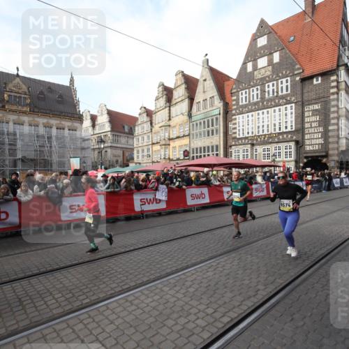 05.10.2025 - 20. swb-Marathon Bremen Yannick Fuchs http://msf.ph/oto/9291810 05.10.2025 10:54:21 Ziel 9574, 10234, 10402, 10533, 10915, 11449 meine-sportfotos.de