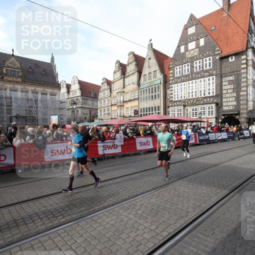 05.10.2025 - 20. swb-Marathon Bremen Yannick Fuchs http://msf.ph/oto/9291914 05.10.2025 10:54:50 Ziel 8326, 9282, 9295, 9436, 9591, 9754, 9776, 10007, 10487, 10770, 11163, 11276 meine-sportfotos.de