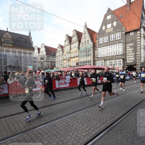 05.10.2025 - 20. swb-Marathon Bremen Yannick Fuchs http://msf.ph/oto/9291946 05.10.2025 10:54:55 Ziel 9436, 9560, 10024, 10232, 10233, 10487, 10609, 10770, 11163, 11276, 11373 meine-sportfotos.de