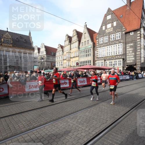 05.10.2025 - 20. swb-Marathon Bremen Yannick Fuchs http://msf.ph/oto/9292073 05.10.2025 10:55:26 Ziel 9201, 9350, 9514, 9654, 10256, 10260, 10970, 11115, 11380, 11431, 11702 meine-sportfotos.de