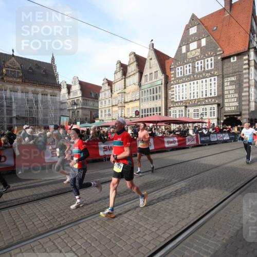 05.10.2025 - 20. swb-Marathon Bremen Yannick Fuchs http://msf.ph/oto/9292078 05.10.2025 10:55:27 Ziel 9350, 9514, 9654, 9722, 9902, 10256, 10260, 10970, 11115, 11380, 11431, 11702 meine-sportfotos.de