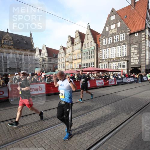 05.10.2025 - 20. swb-Marathon Bremen Yannick Fuchs http://msf.ph/oto/9292095 05.10.2025 10:55:32 Ziel 9722, 9856, 9902, 10111, 10256, 11025, 11197 meine-sportfotos.de