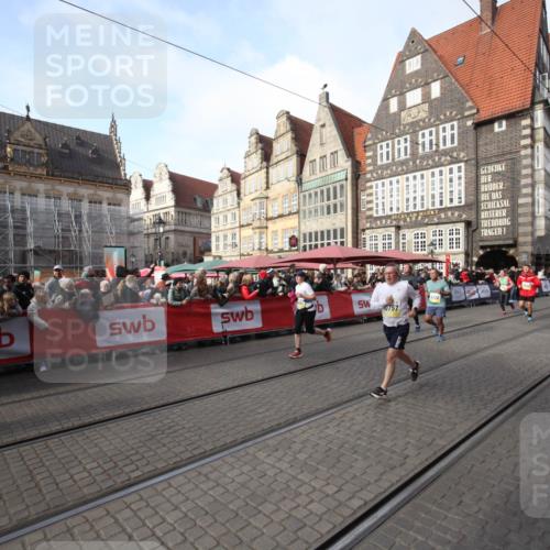 05.10.2025 - 20. swb-Marathon Bremen Yannick Fuchs http://msf.ph/oto/9292127 05.10.2025 10:55:40 Ziel 7165, 9195, 9492, 9720, 10107, 10195, 10262, 10475, 10755, 10757, 11588 meine-sportfotos.de