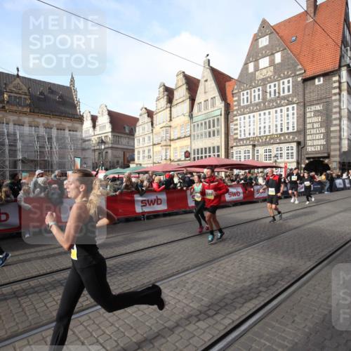 05.10.2025 - 20. swb-Marathon Bremen Yannick Fuchs http://msf.ph/oto/9292143 05.10.2025 10:55:43 Ziel 7165, 9195, 9197, 9720, 10088, 10107, 10195, 10475, 10755, 10909, 11081, 11586, 11588 meine-sportfotos.de