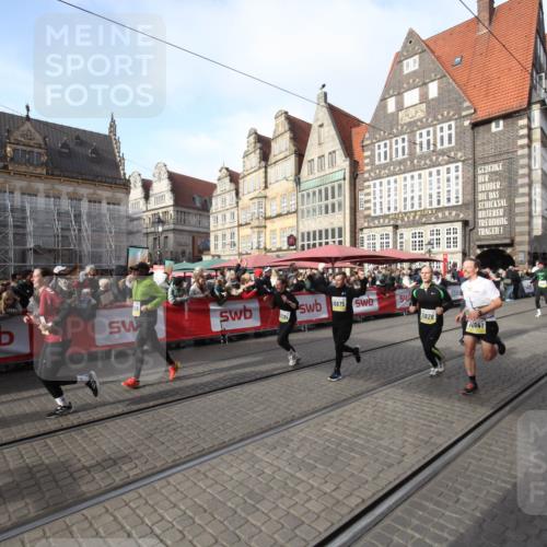 05.10.2025 - 20. swb-Marathon Bremen Yannick Fuchs http://msf.ph/oto/9292234 05.10.2025 10:56:08 Ziel 9541, 9950, 10006, 10015, 10394, 10641, 10664, 10675, 10959, 11095, 11148, 11626 meine-sportfotos.de