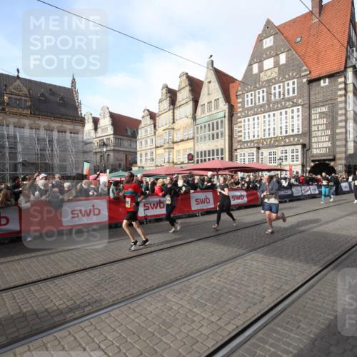 05.10.2025 - 20. swb-Marathon Bremen Yannick Fuchs http://msf.ph/oto/9292315 05.10.2025 10:56:27 Ziel 9424, 9783, 9932, 10028, 10191, 10424, 10590, 11662, 11723 meine-sportfotos.de