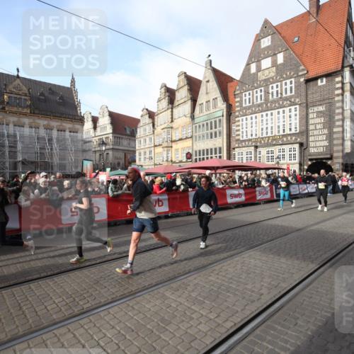 05.10.2025 - 20. swb-Marathon Bremen Yannick Fuchs http://msf.ph/oto/9292323 05.10.2025 10:56:28 Ziel 9424, 9783, 9932, 10028, 10191, 10387, 10424, 10546, 10590, 11662, 11723 meine-sportfotos.de