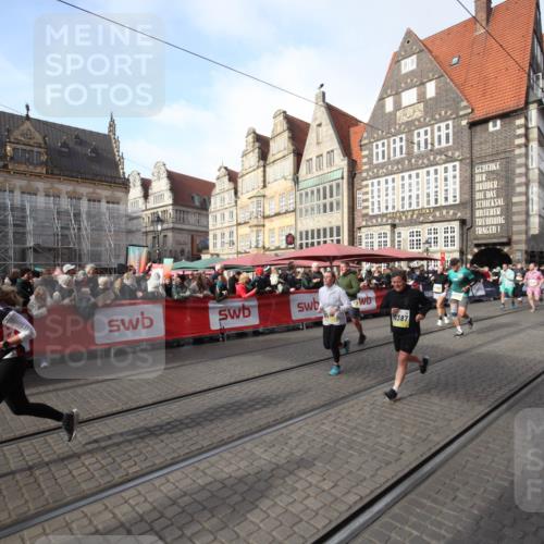 05.10.2025 - 20. swb-Marathon Bremen Yannick Fuchs http://msf.ph/oto/9292331 05.10.2025 10:56:33 Ziel 9790, 9932, 10005, 10179, 10387, 10546, 10648, 11100, 11253, 11571 meine-sportfotos.de