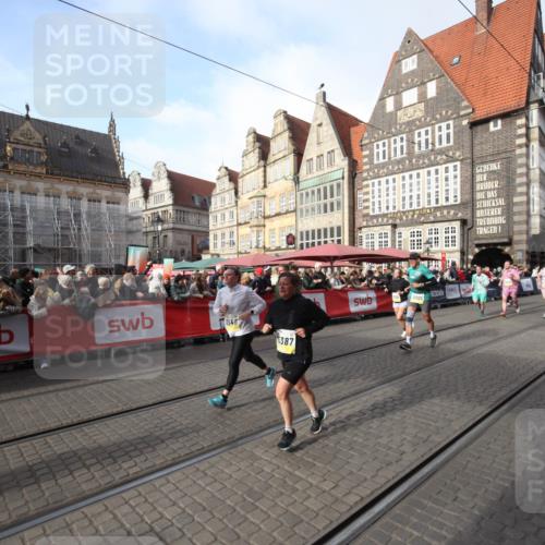 05.10.2025 - 20. swb-Marathon Bremen Yannick Fuchs http://msf.ph/oto/9292335 05.10.2025 10:56:33 Ziel 9790, 9932, 10005, 10179, 10387, 10546, 10648, 11100, 11253, 11571 meine-sportfotos.de