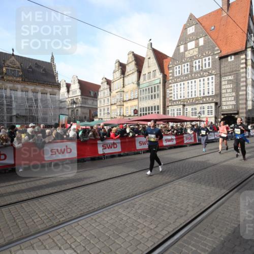 05.10.2025 - 20. swb-Marathon Bremen Yannick Fuchs http://msf.ph/oto/9292355 05.10.2025 10:56:39 Ziel 9547, 9886, 10008, 10042, 10971, 11100, 11260, 11691 meine-sportfotos.de