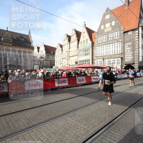05.10.2025 - 20. swb-Marathon Bremen Yannick Fuchs http://msf.ph/oto/9292376 05.10.2025 10:56:45 Ziel 8118, 9266, 10059, 10644, 10683, 11475 meine-sportfotos.de