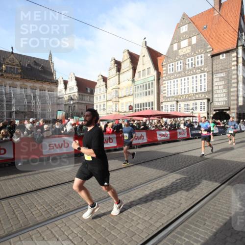 05.10.2025 - 20. swb-Marathon Bremen Yannick Fuchs http://msf.ph/oto/9292379 05.10.2025 10:56:46 Ziel 8118, 9266, 10059, 10644, 10683, 11475 meine-sportfotos.de