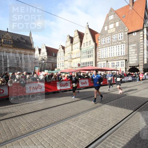05.10.2025 - 20. swb-Marathon Bremen Yannick Fuchs http://msf.ph/oto/9292392 05.10.2025 10:56:51 Ziel 9188, 10145, 10845, 11426, 11675, 11734 meine-sportfotos.de