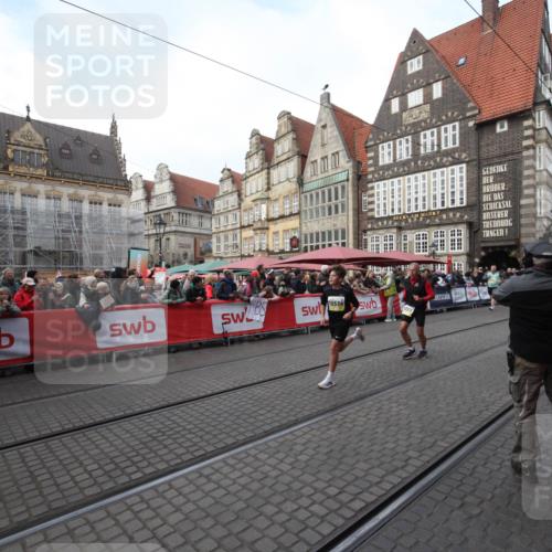 05.10.2025 - 20. swb-Marathon Bremen Yannick Fuchs http://msf.ph/oto/9306594 05.10.2025 10:51:41 Ziel 8333, 9268, 10584, 10716, 10918, 11484 meine-sportfotos.de