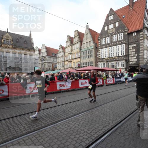 05.10.2025 - 20. swb-Marathon Bremen Yannick Fuchs http://msf.ph/oto/9306596 05.10.2025 10:51:42 Ziel 8333, 9268, 10584, 10716, 10918, 11484 meine-sportfotos.de