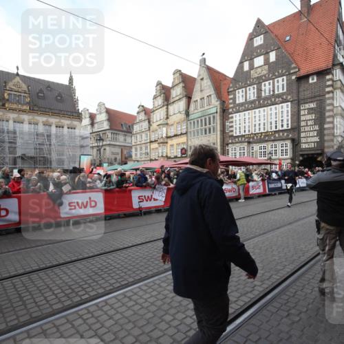 05.10.2025 - 20. swb-Marathon Bremen Yannick Fuchs http://msf.ph/oto/9306604 05.10.2025 10:51:46 Ziel 8333, 9259, 9268, 10436, 10716 meine-sportfotos.de