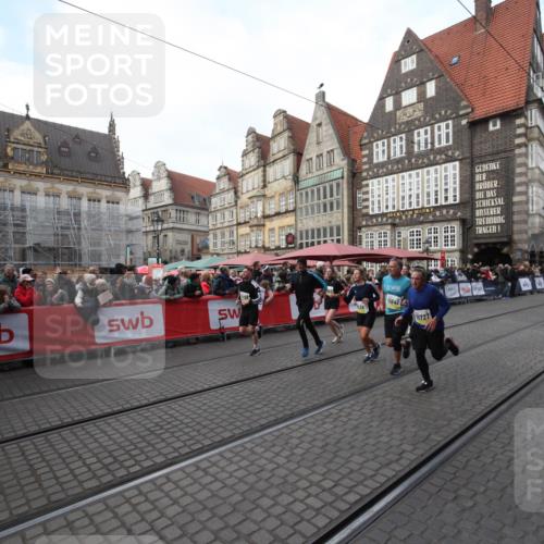 05.10.2025 - 20. swb-Marathon Bremen Yannick Fuchs http://msf.ph/oto/9306648 05.10.2025 10:52:16 Ziel 9196, 9852, 10038, 10240, 10438, 10668, 10727, 10900, 10942, 11641 meine-sportfotos.de