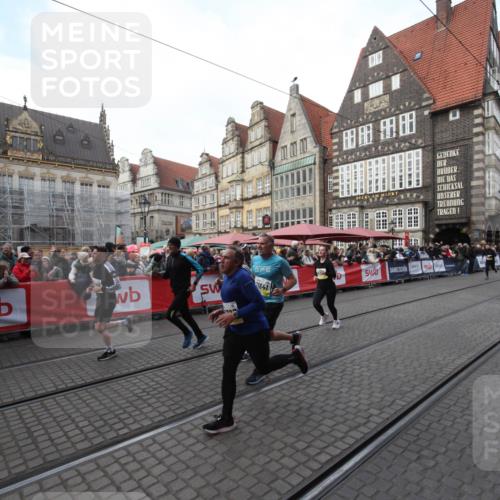 05.10.2025 - 20. swb-Marathon Bremen Yannick Fuchs http://msf.ph/oto/9306652 05.10.2025 10:52:16 Ziel 9196, 9852, 10038, 10240, 10438, 10668, 10727, 10900, 10942, 11641 meine-sportfotos.de