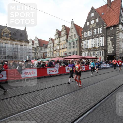 05.10.2025 - 20. swb-Marathon Bremen Yannick Fuchs http://msf.ph/oto/9306661 05.10.2025 10:52:21 Ziel 9955, 9987, 10038, 10900, 10927, 10942, 11128, 11458, 11491 meine-sportfotos.de
